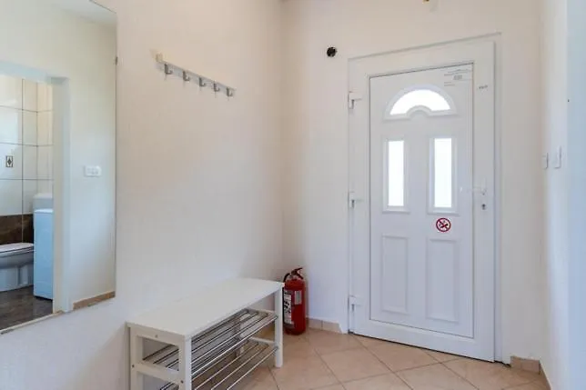 In With Balcony, Ac, Wifi, Washing Machine 4249-3 公寓