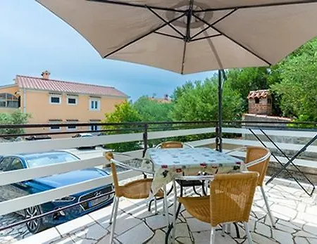 In With Balcony, Ac, Wifi, Washing Machine 4249-3 Apartman Cres