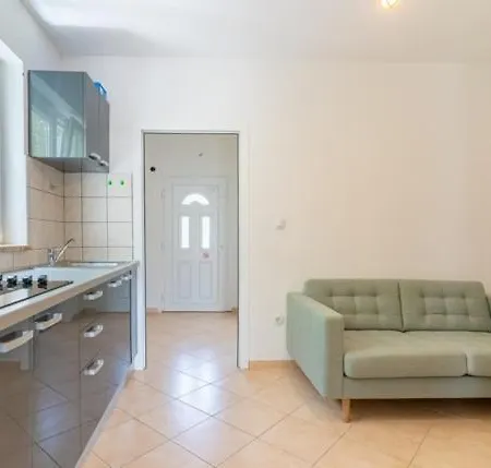 In With Balcony, Ac, Wifi, Washing Machine 4249-3