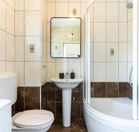 In With Balcony, Ac, Wifi, Washing Machine 4249-3 * Cres