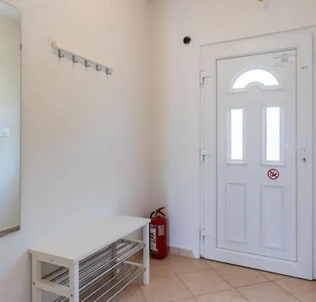 In With Balcony, Ac, Wifi, Washing Machine 4249-3 Apartman