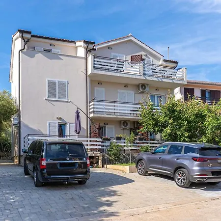 In With Balcony, Ac, Wifi, Washing Machine 4249-3