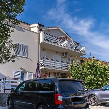 In With Balcony, Ac, Wifi, Washing Machine 4249-3 *