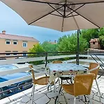 In With Balcony, Ac, Wifi, Washing Machine 4249-3 Apartmán Cres