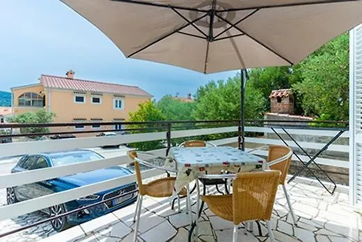 In With Balcony, Ac, Wifi, Washing Machine 4249-3 Apartment Cres