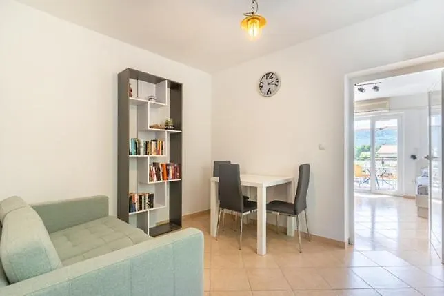 Apartment In With Balcony, Ac, Wifi, Washing Machine 4249-3 *